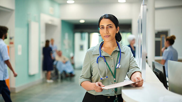 healthcare-worker-lg